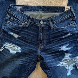 A&F Men’s Dark Wash Distressed Langdon Slim Jean